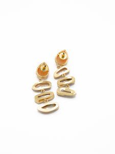 Girl with a pearl earrings.