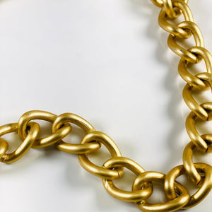 Men’s gold curb chain