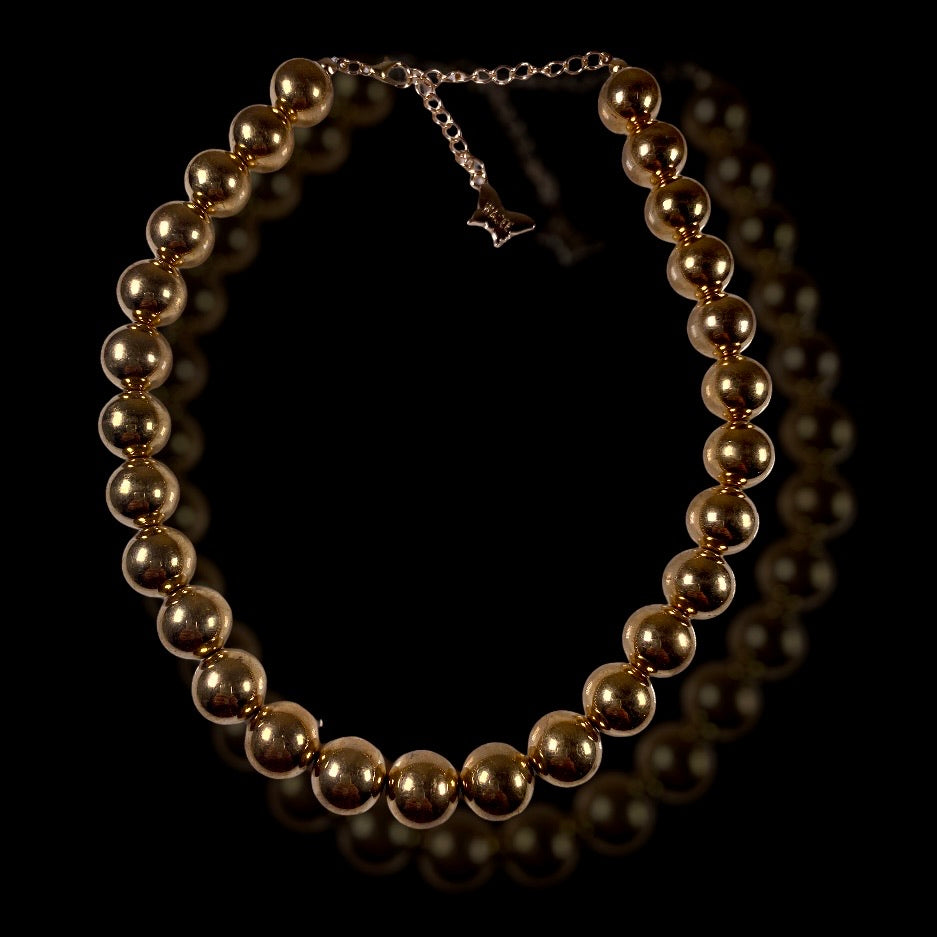 Metal gold pearl necklace
