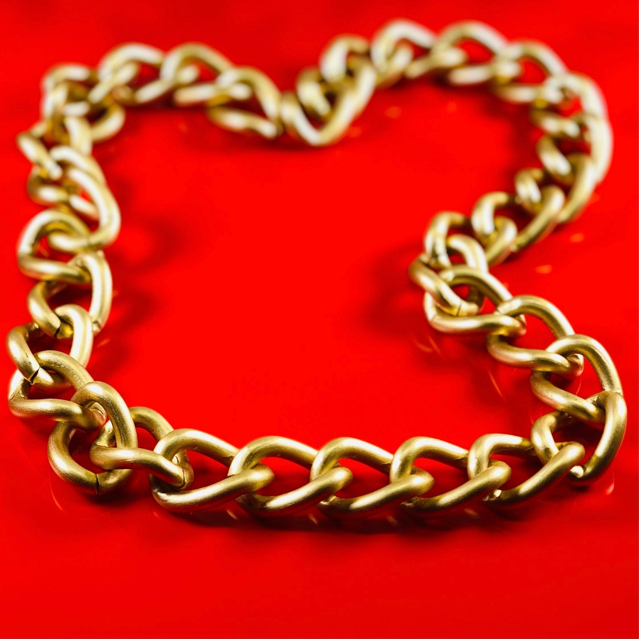 Men’s gold curb chain